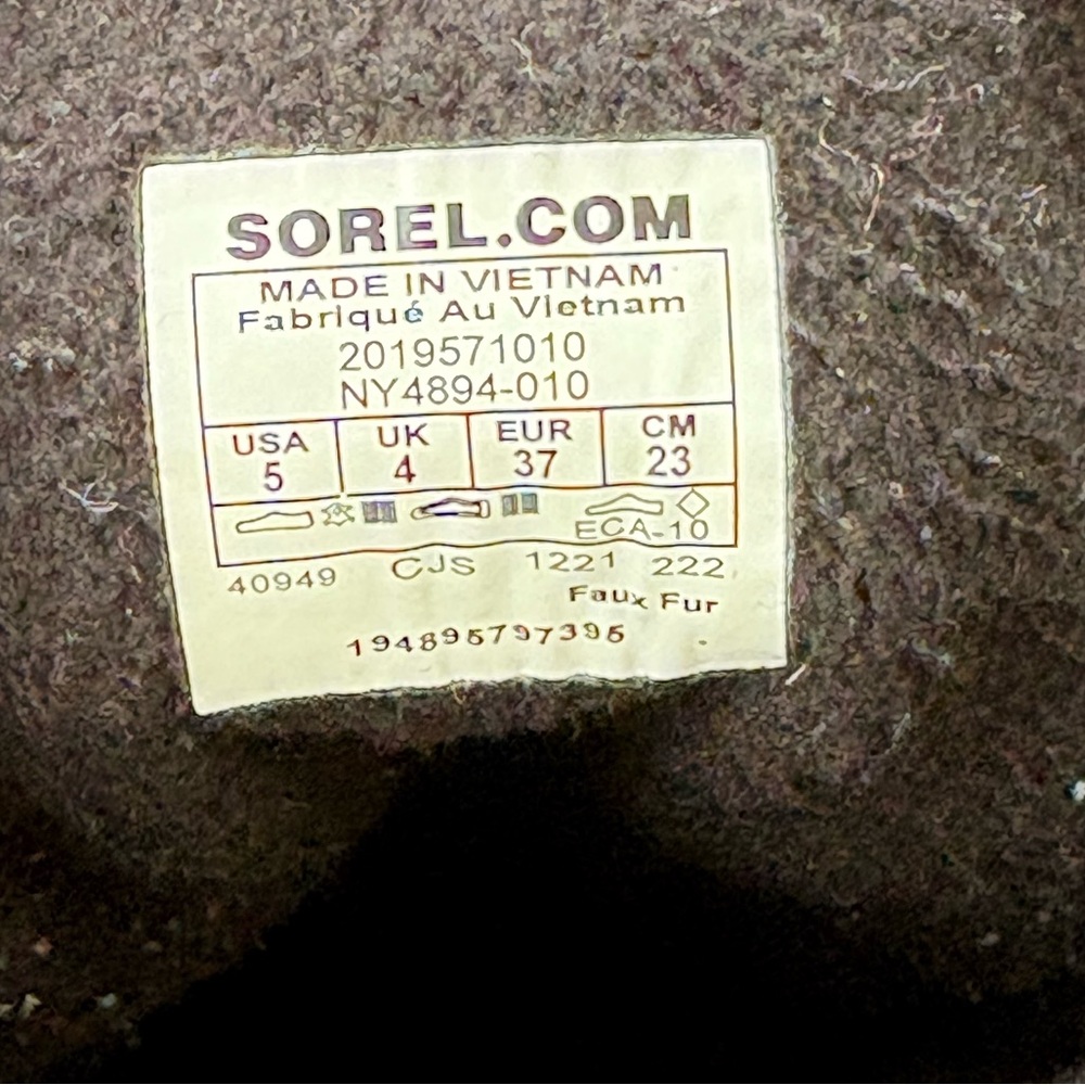 Sorel - Girls Explorer Cozy Cold-Weather Boots - Black & White - Size 5 - Picture 8 of 9